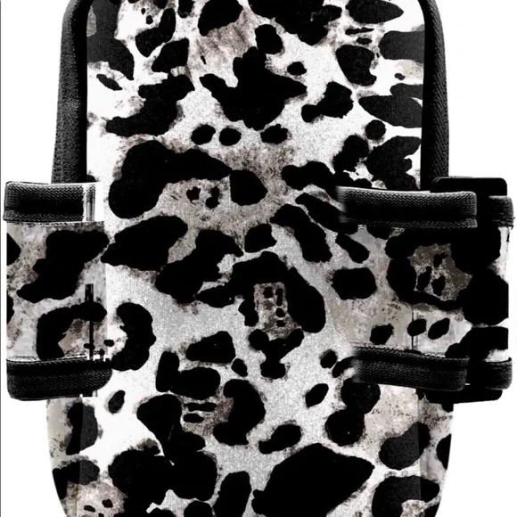 NWT Jessica Simpson Black & White Cat Print Phone Holder Arm Band - Picture 2 of 4